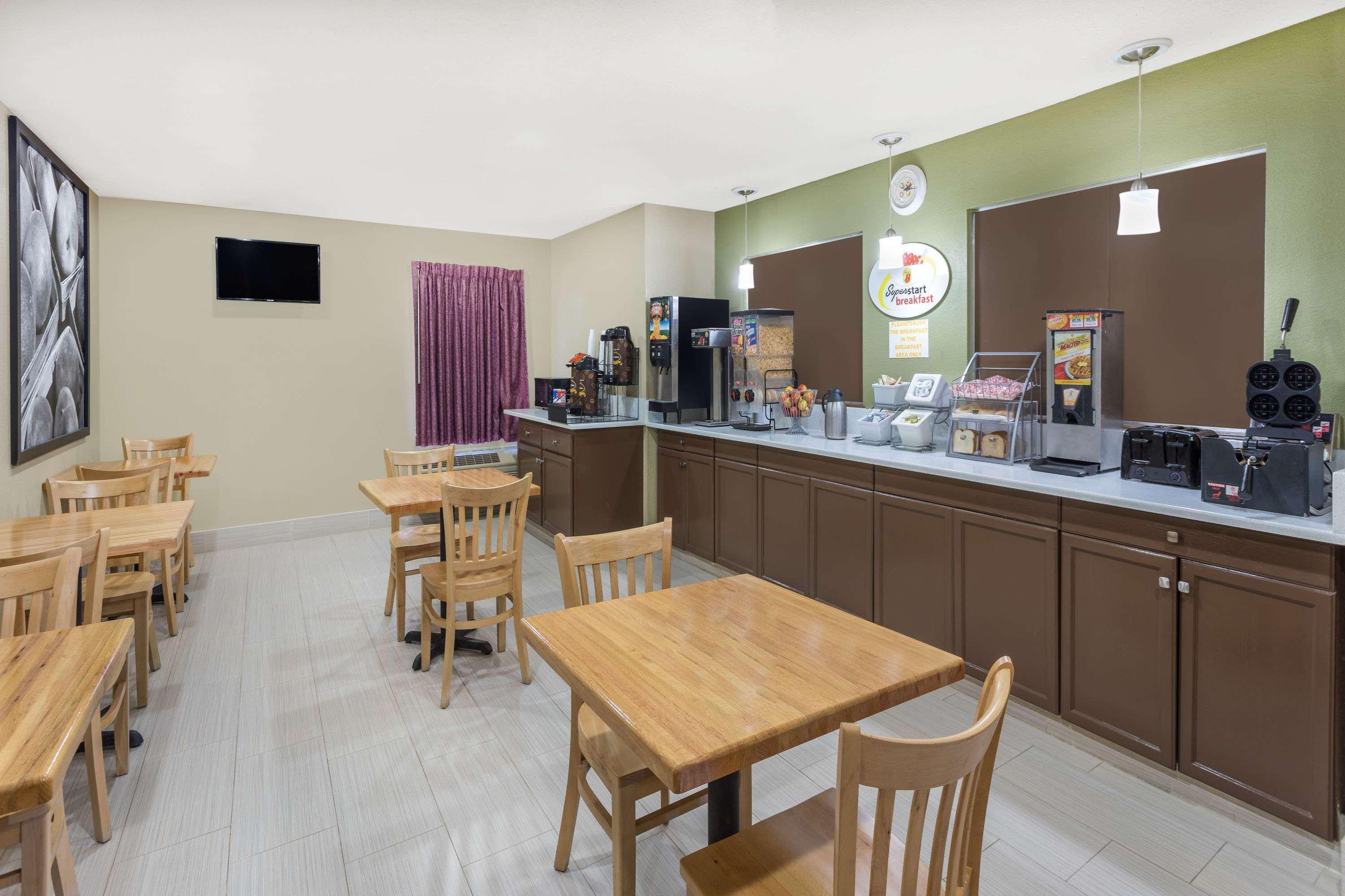 Super 8 By Wyndham Dawsonville Buitenkant foto