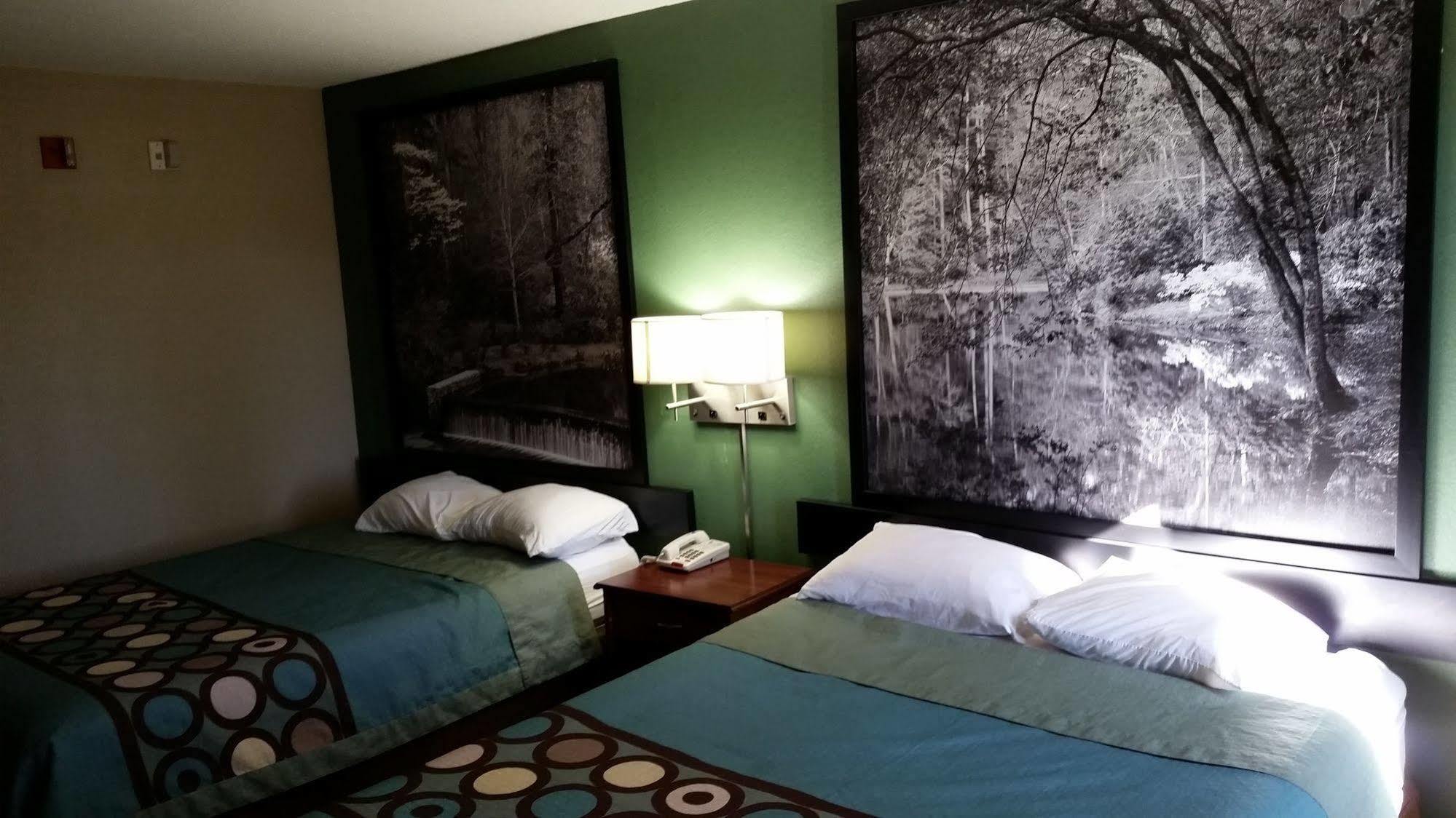 Super 8 By Wyndham Dawsonville Buitenkant foto