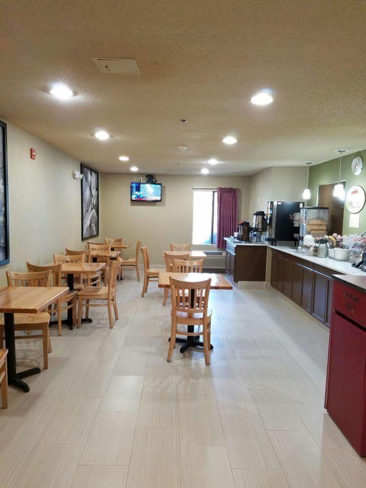 Super 8 By Wyndham Dawsonville Buitenkant foto